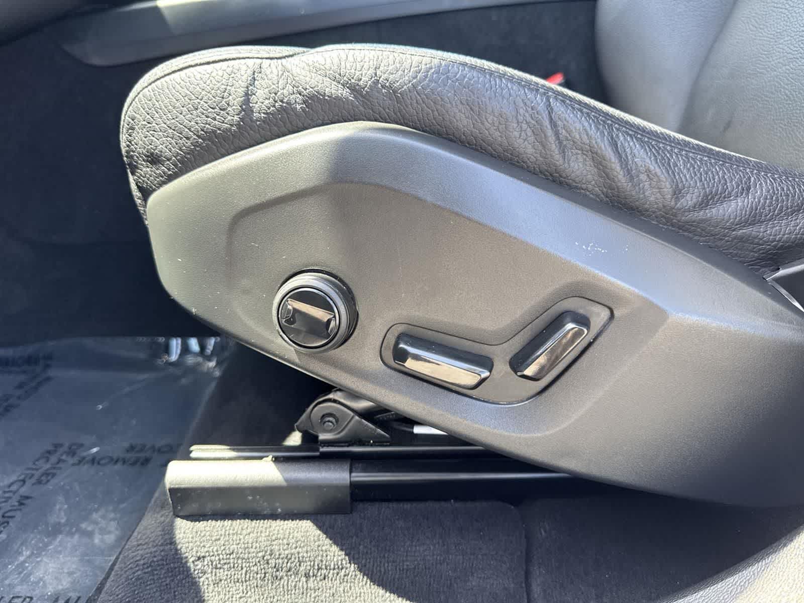 Thumbnail: 2023 Volvo XC60 - 23