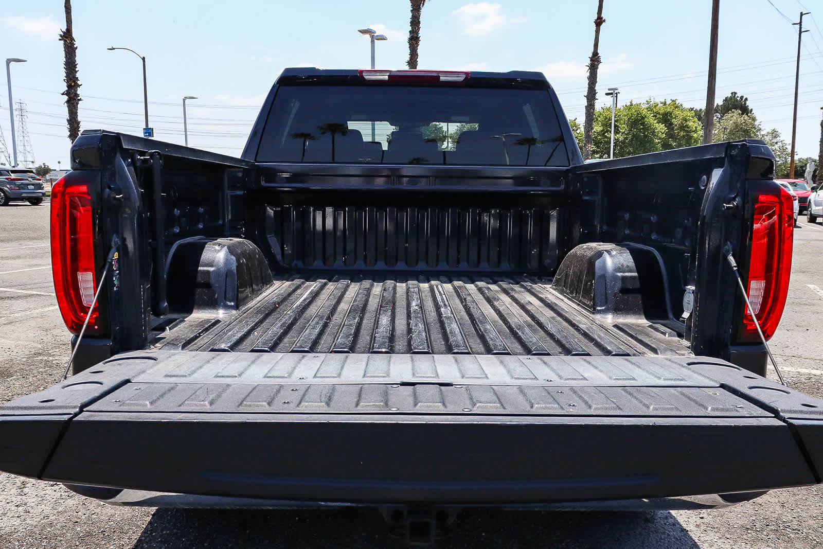 2024 GMC Sierra 1500 SLT - Photo 17