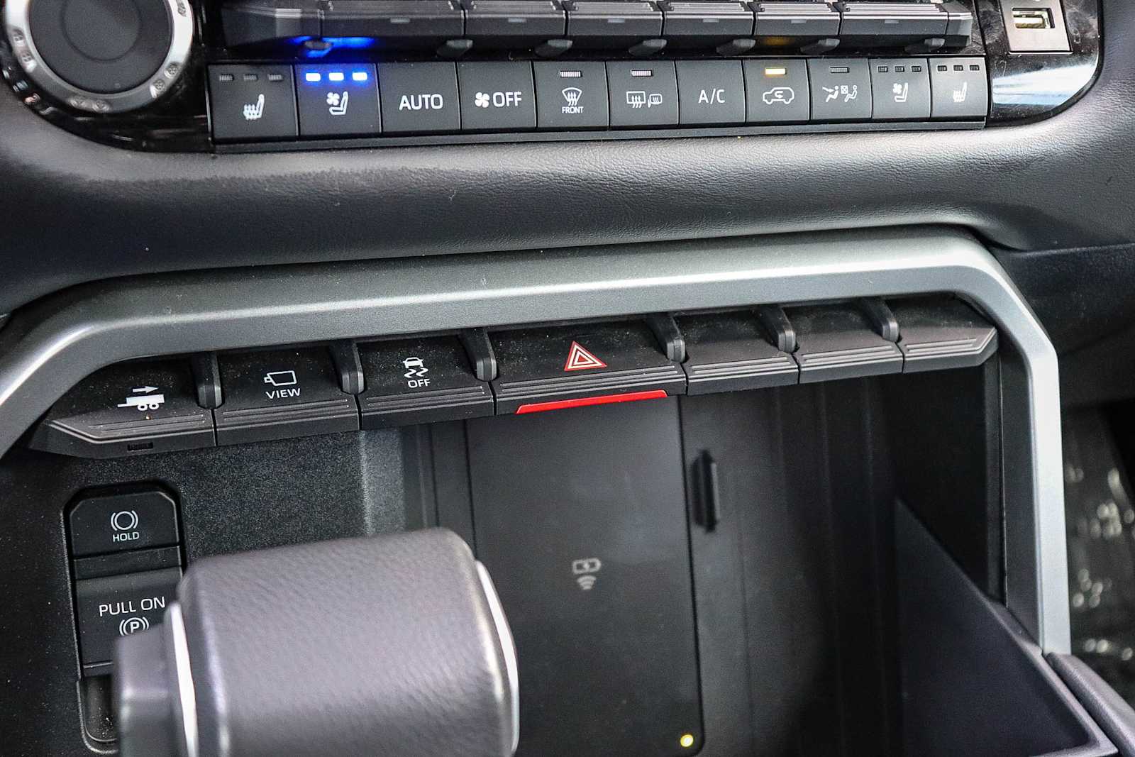 Thumbnail: 2025 Toyota Sequoia - 31