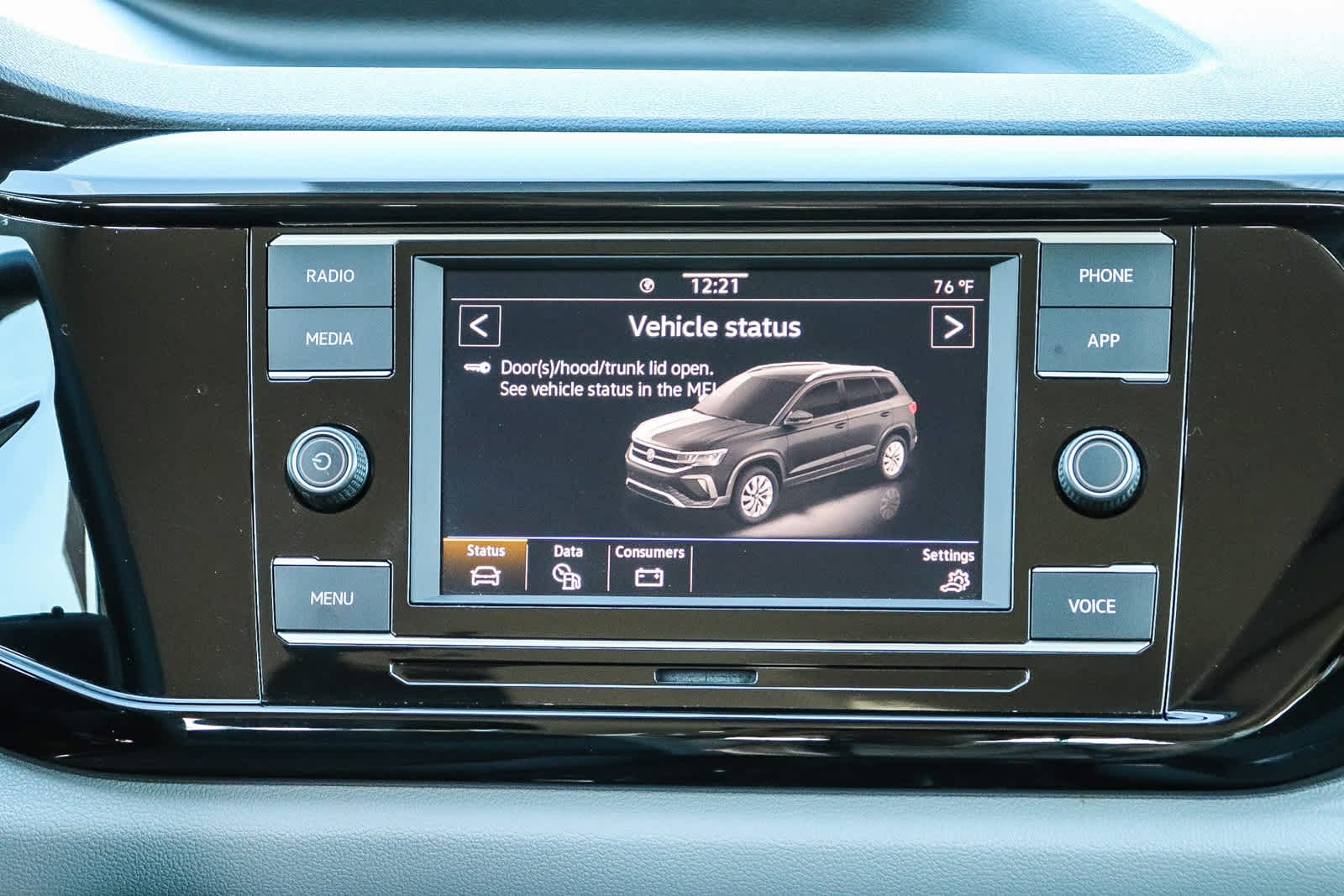 Thumbnail: 2022 Volkswagen Taos - 14