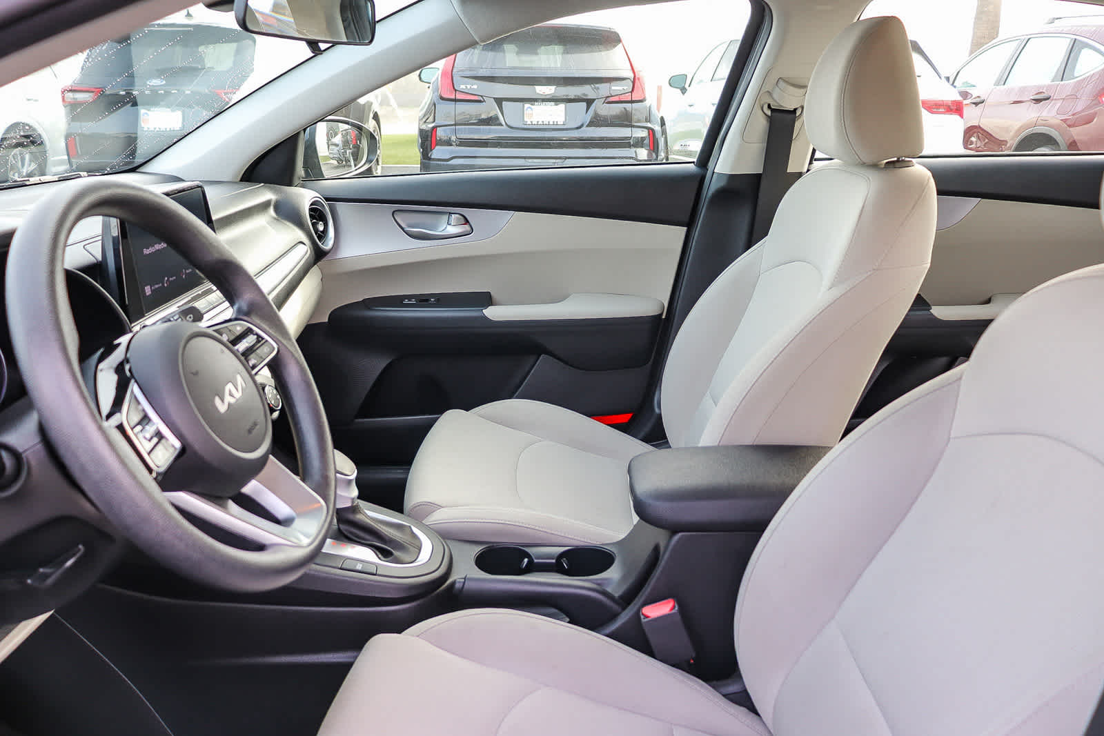 Thumbnail: 2023 Kia Forte - 19