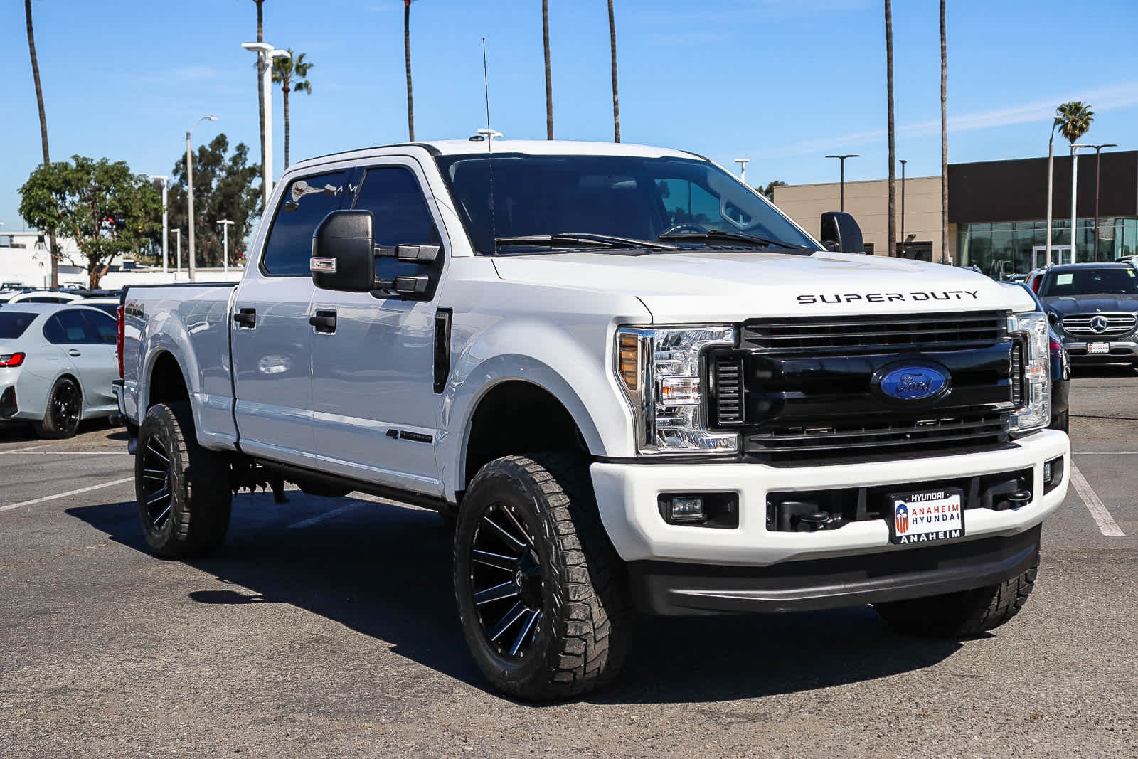 2019 Ford Super Duty F-250 SRW XLT photo 2
