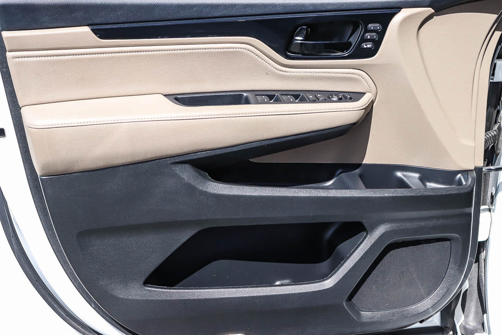 Thumbnail: 2022 Honda Odyssey - 26