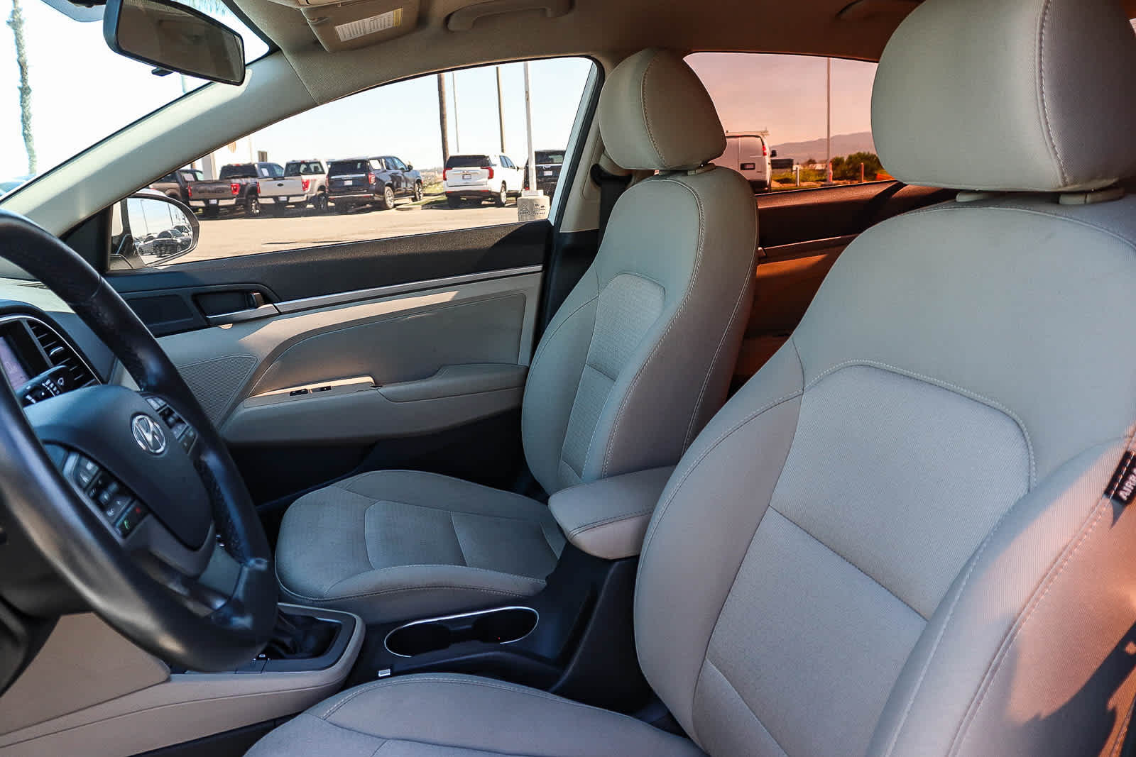 Thumbnail: 2017 Hyundai Elantra - 24