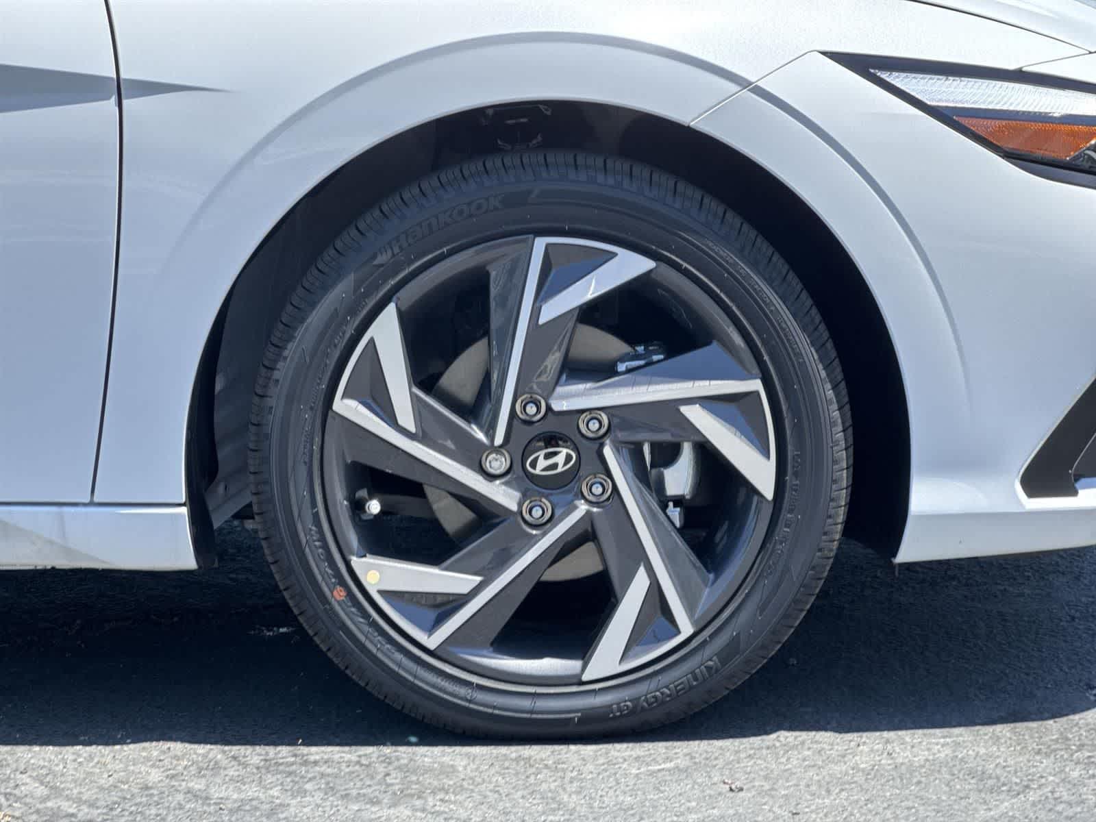 Thumbnail: 2025 Hyundai Elantra - 8