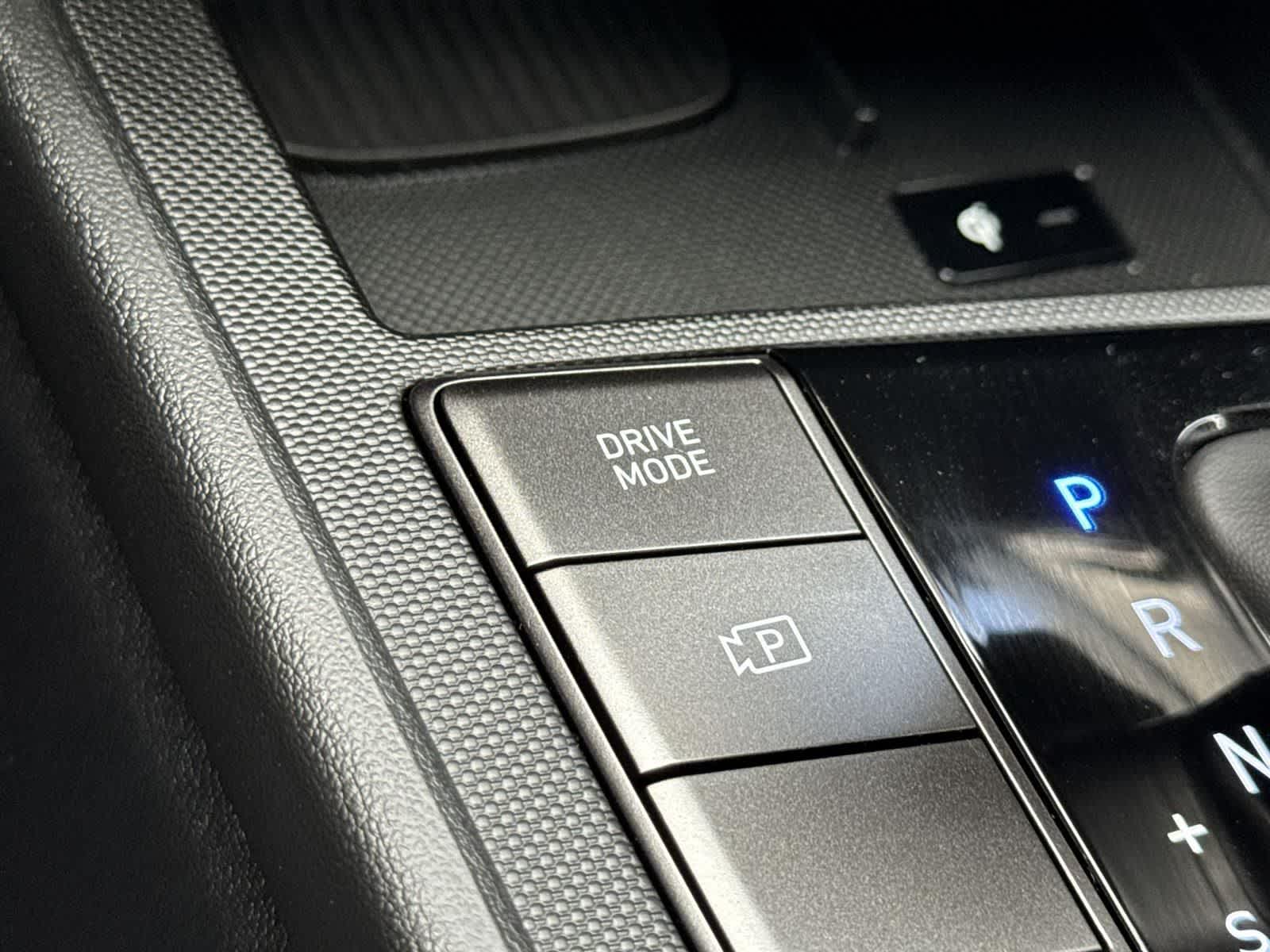 Thumbnail: 2025 Hyundai Elantra - 18