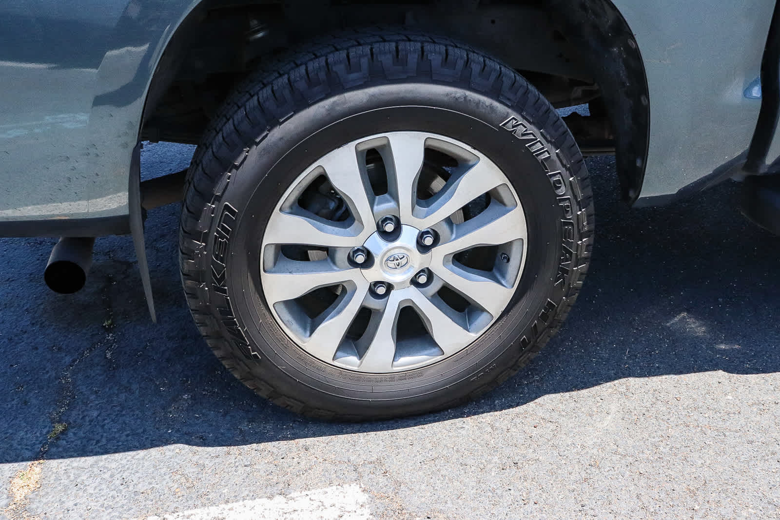 Thumbnail: 2010 Toyota Tundra - 14