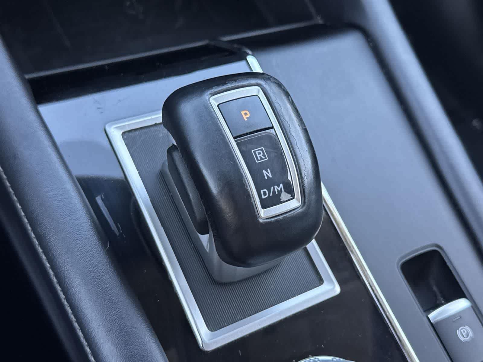 Thumbnail: 2024 Mitsubishi Outlander - 14