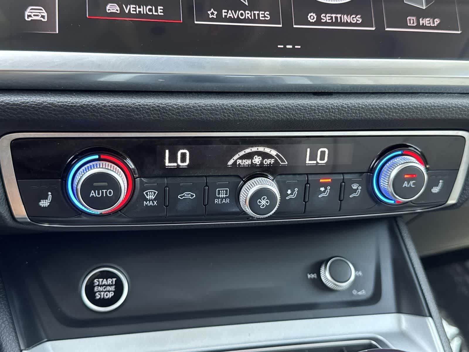 Thumbnail: 2024 Audi Q3 - 13