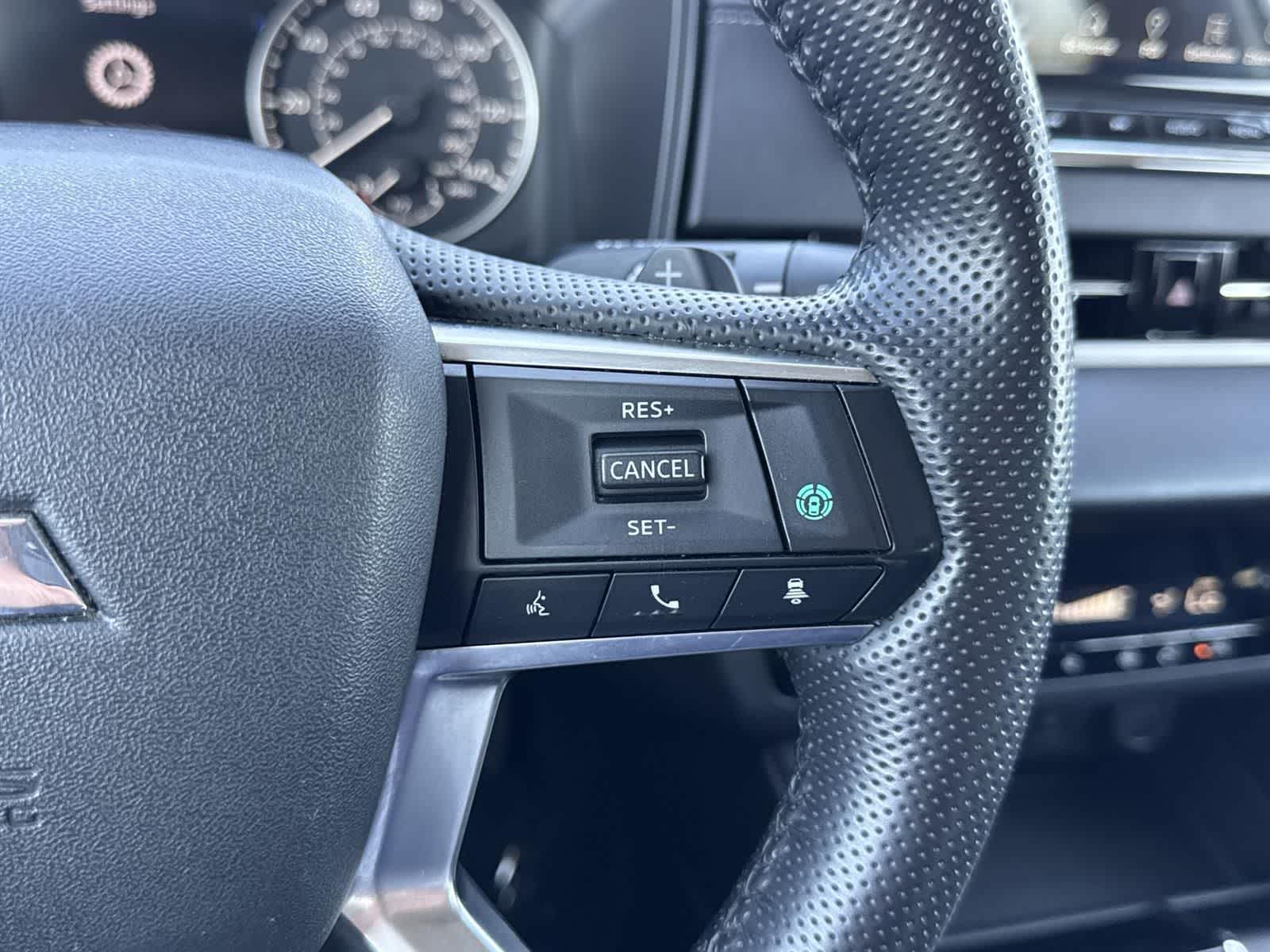 Thumbnail: 2024 Mitsubishi Outlander - 11