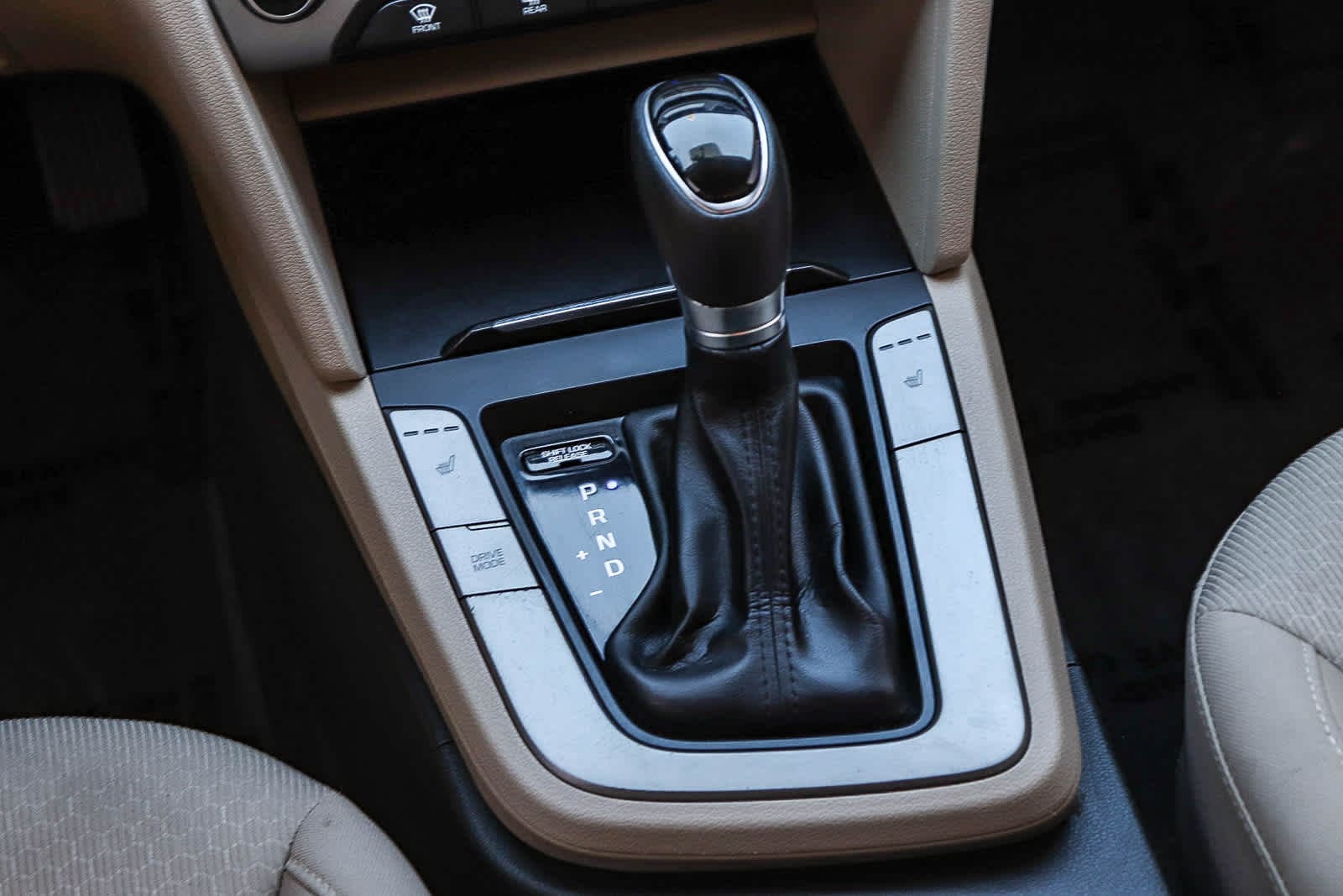 Thumbnail: 2017 Hyundai Elantra - 19