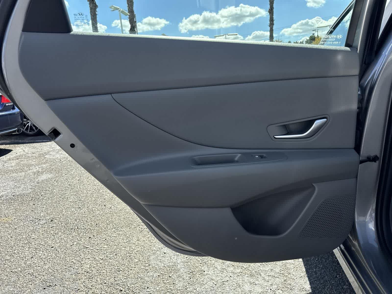 Thumbnail: 2025 Hyundai Elantra - 25