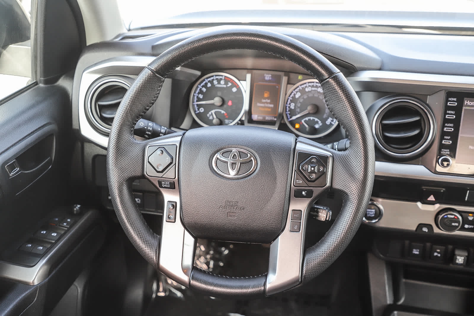 Thumbnail: 2023 Toyota Tacoma - 16