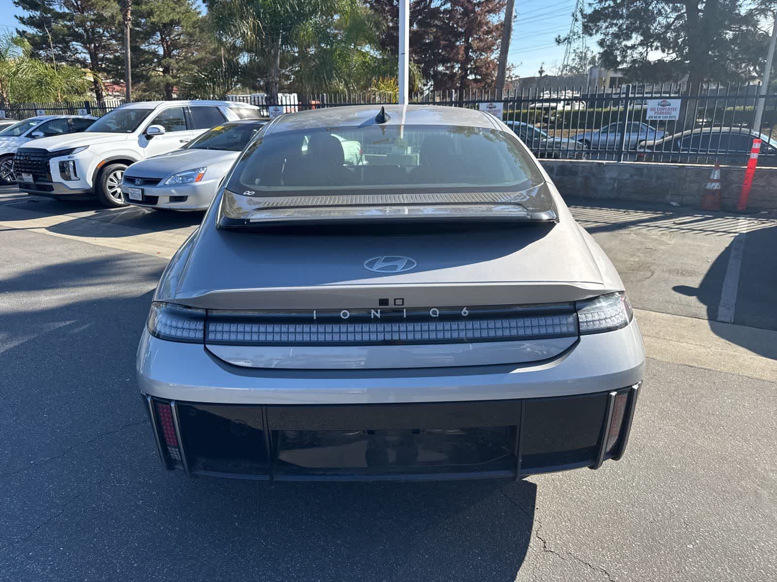 Thumbnail: 2023 Hyundai Ioniq 6 - 4