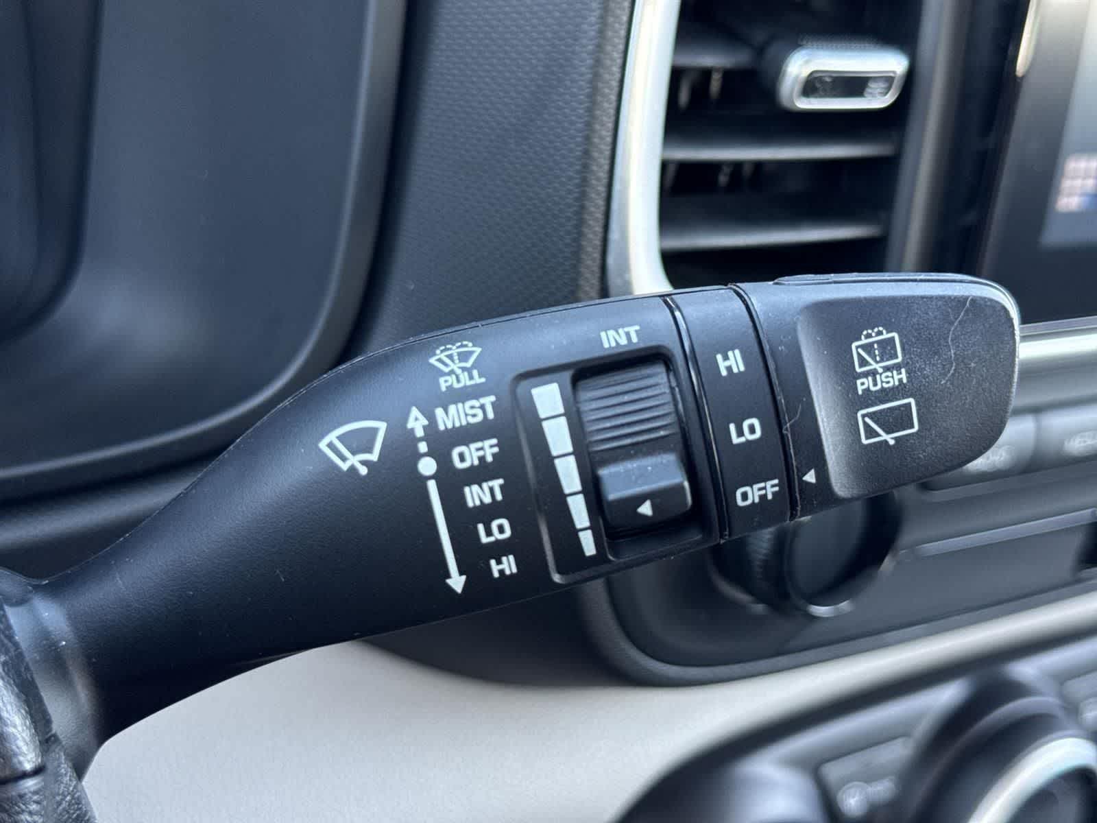 Thumbnail: 2022 Hyundai Venue - 25