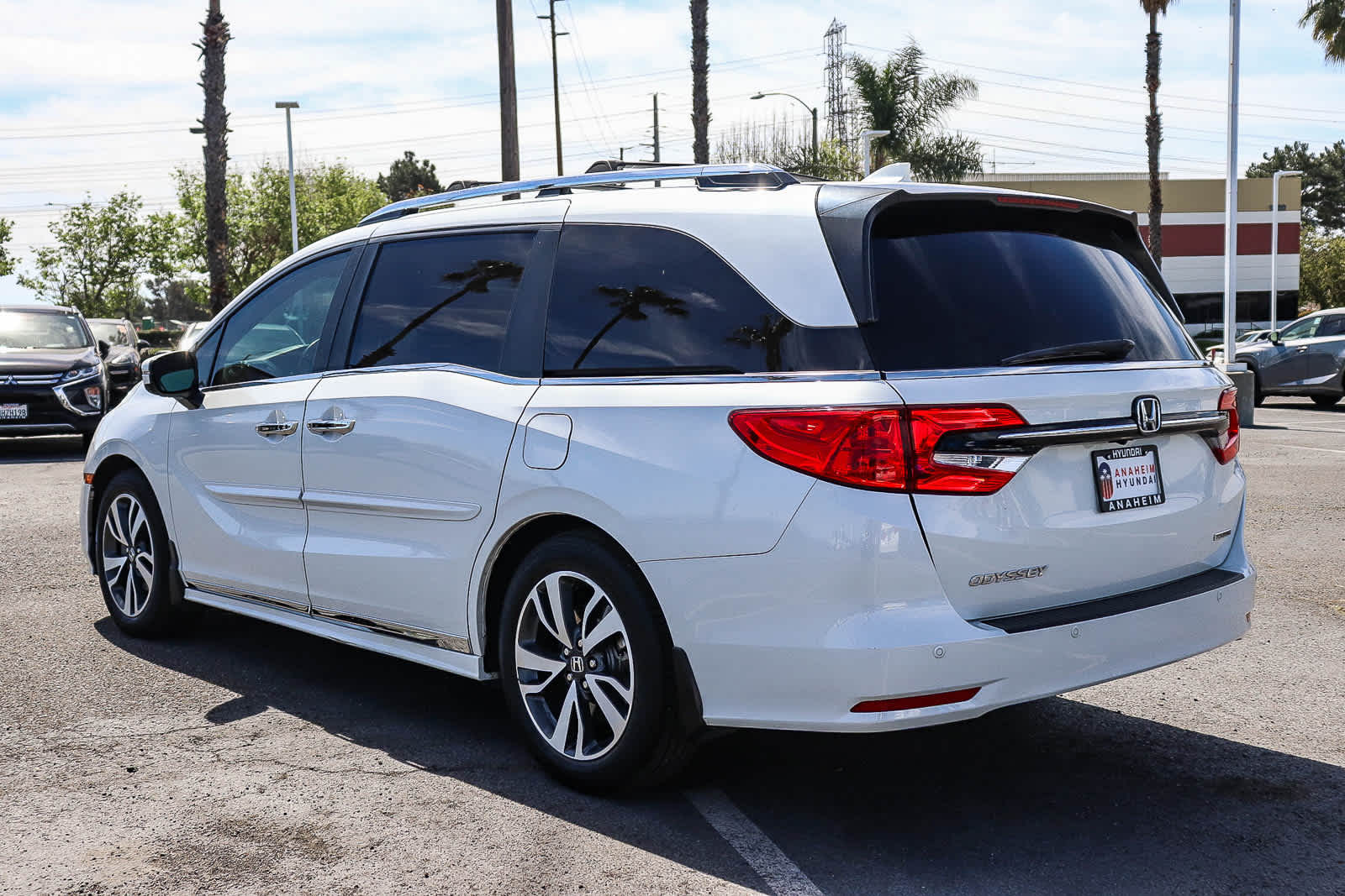 2022 Honda Odyssey Touring photo 3