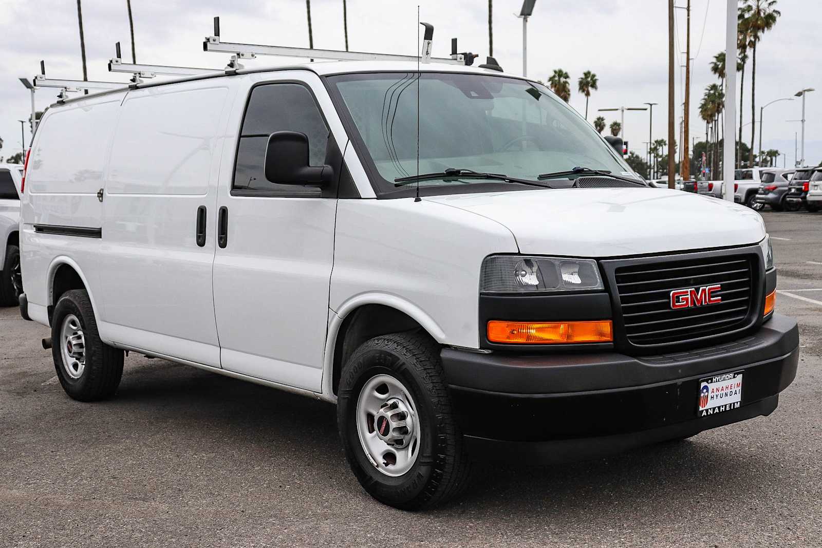 Thumbnail: 2023 GMC Savana - 3