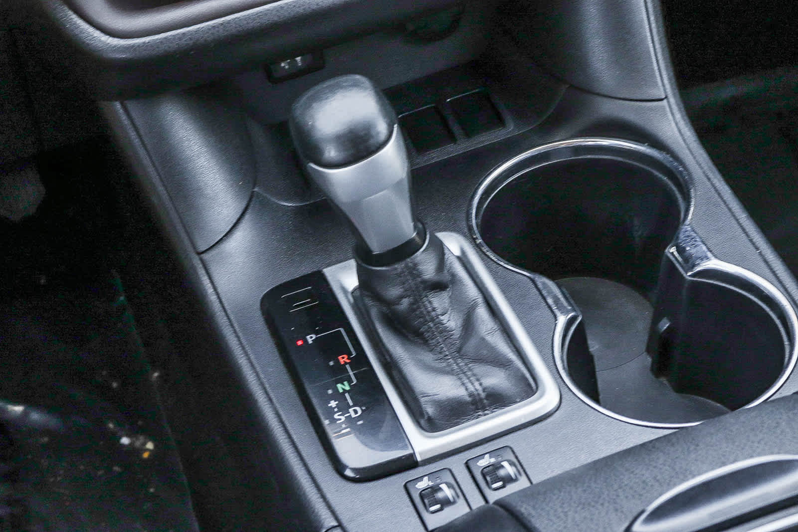 Thumbnail: 2016 Toyota Highlander - 20