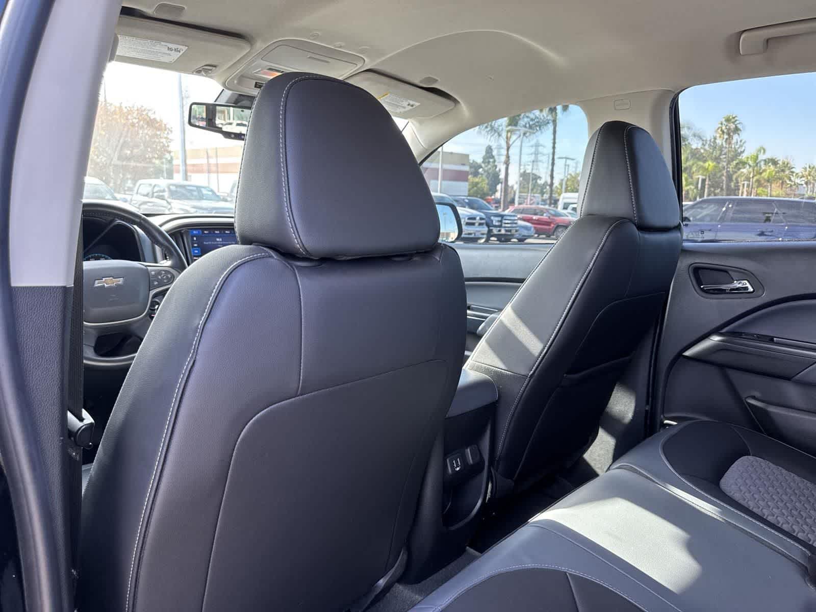 Thumbnail: 2022 Chevrolet Colorado - 17