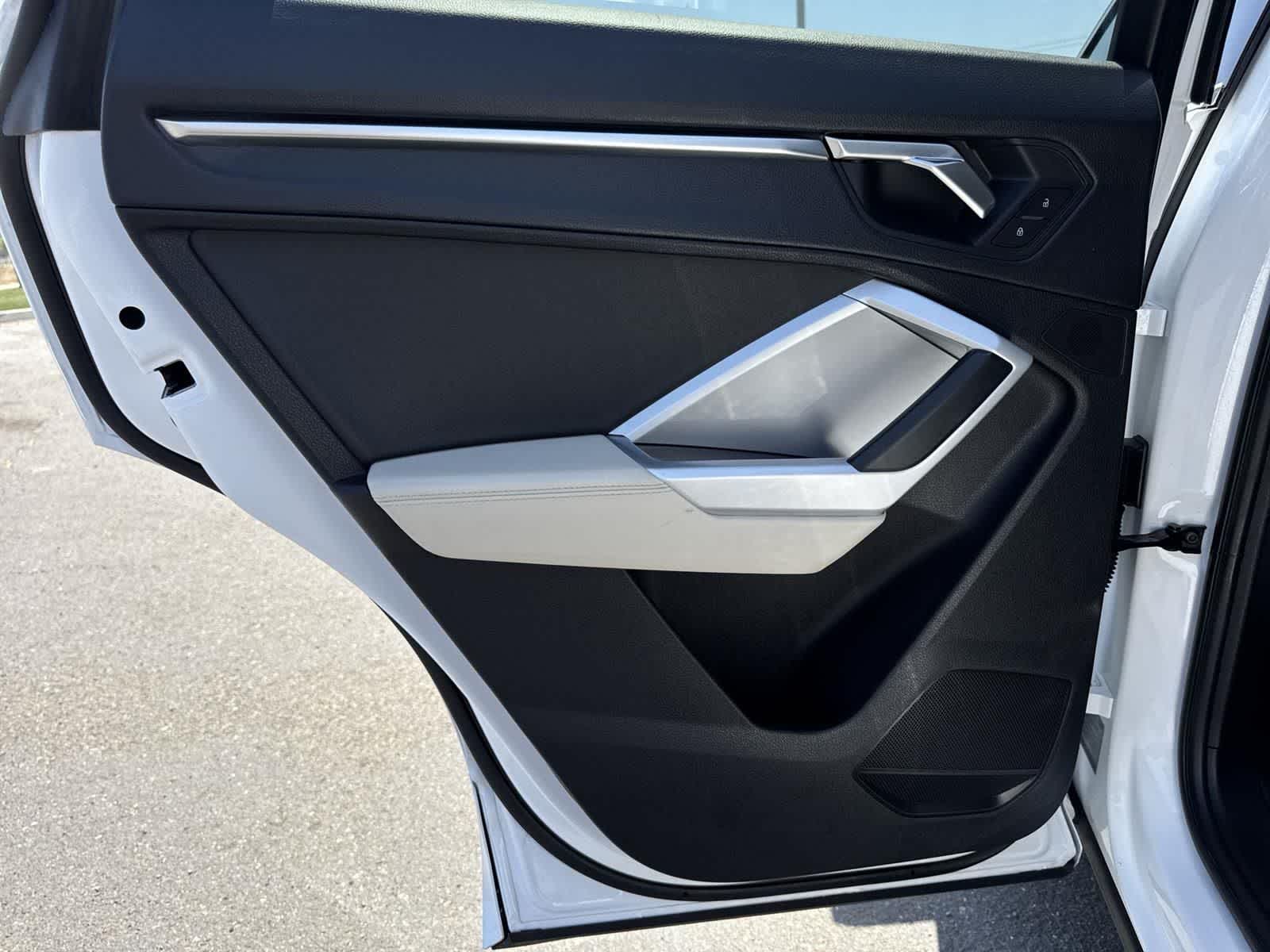 Thumbnail: 2024 Audi Q3 - 25