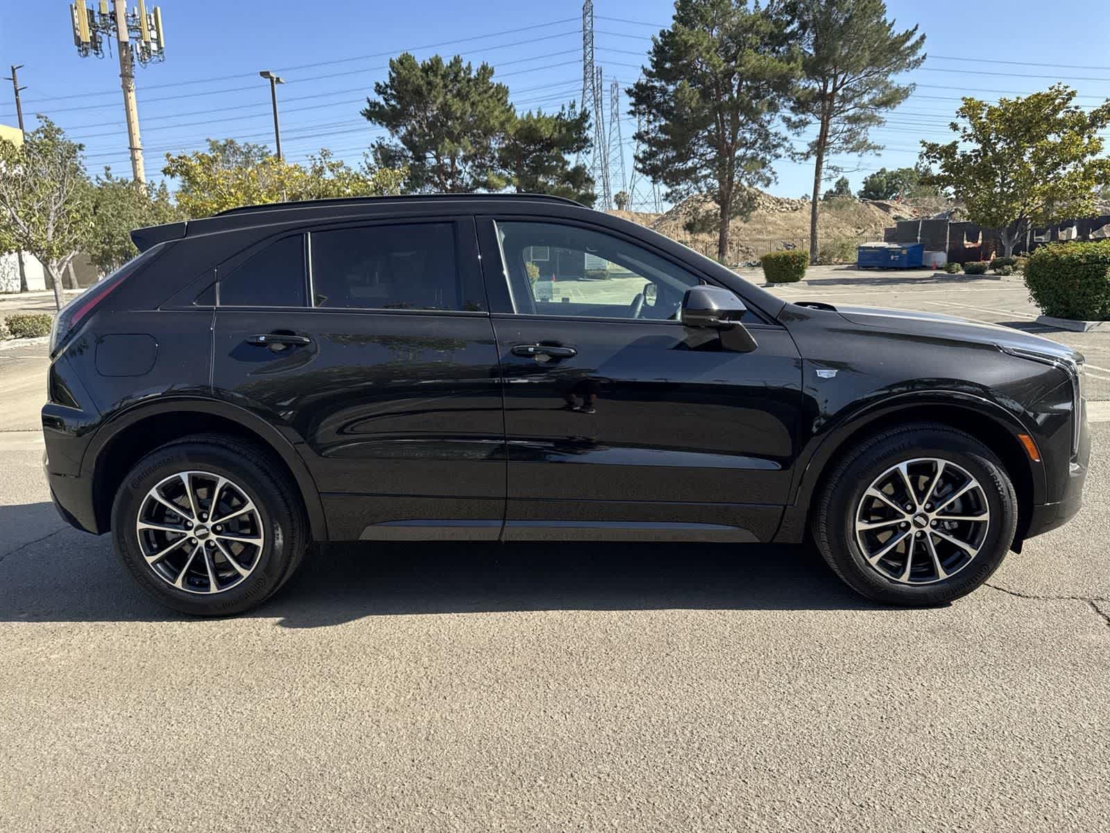 Thumbnail: 2025 Cadillac XT4 - 3