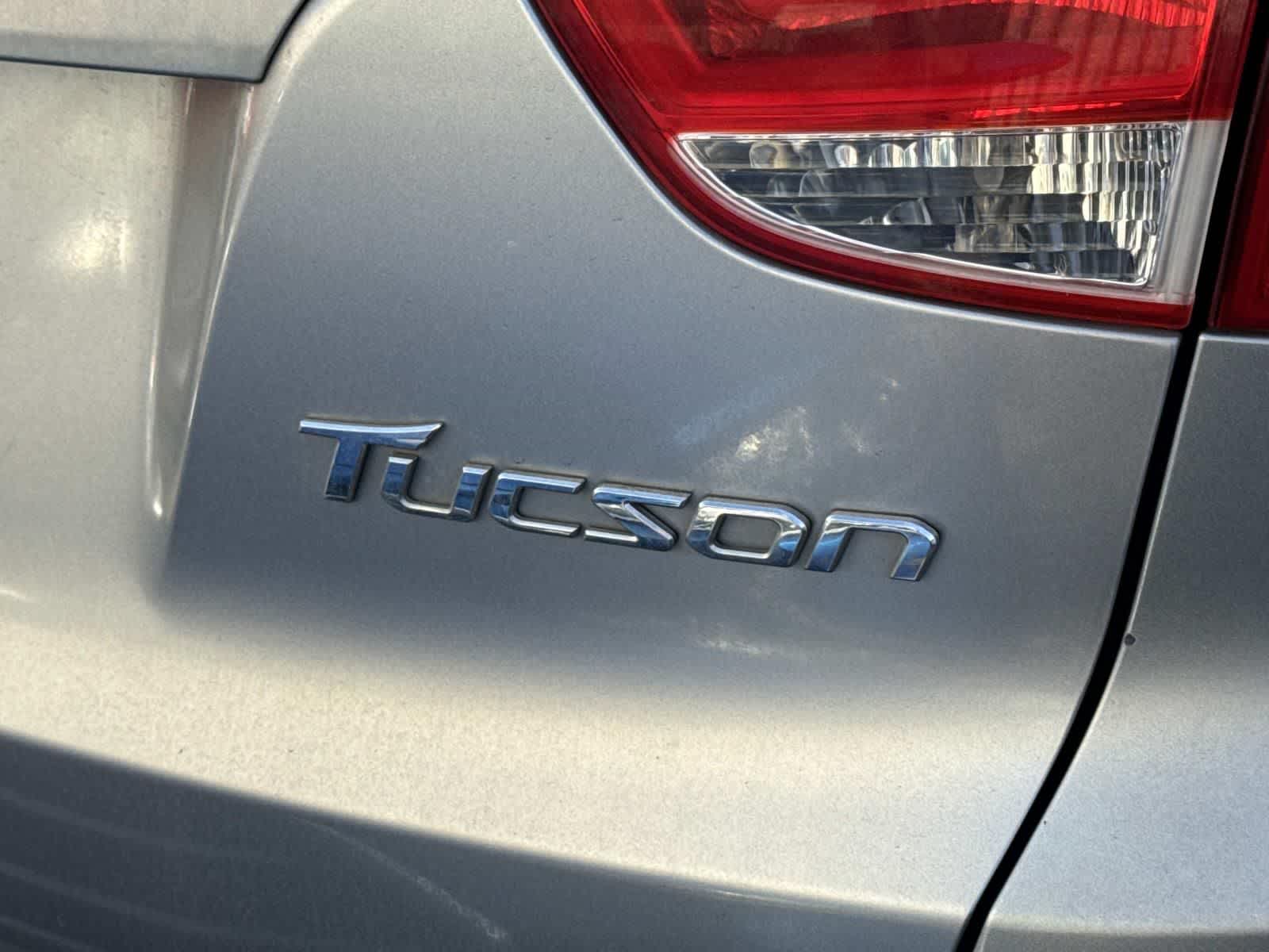 Thumbnail: 2010 Hyundai Tucson - 4