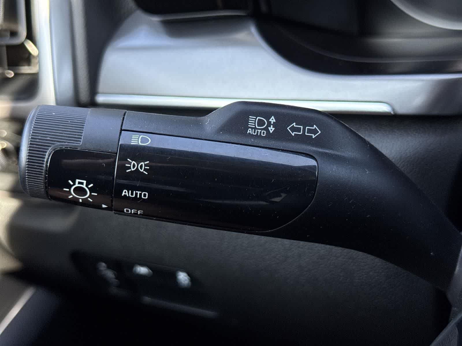 Thumbnail: 2023 Kia Sorento - 25