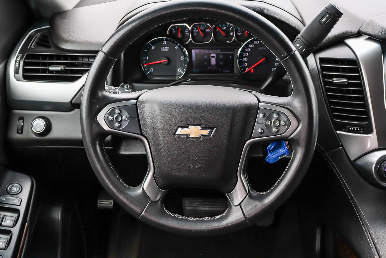 Thumbnail: 2017 Chevrolet Suburban - 17