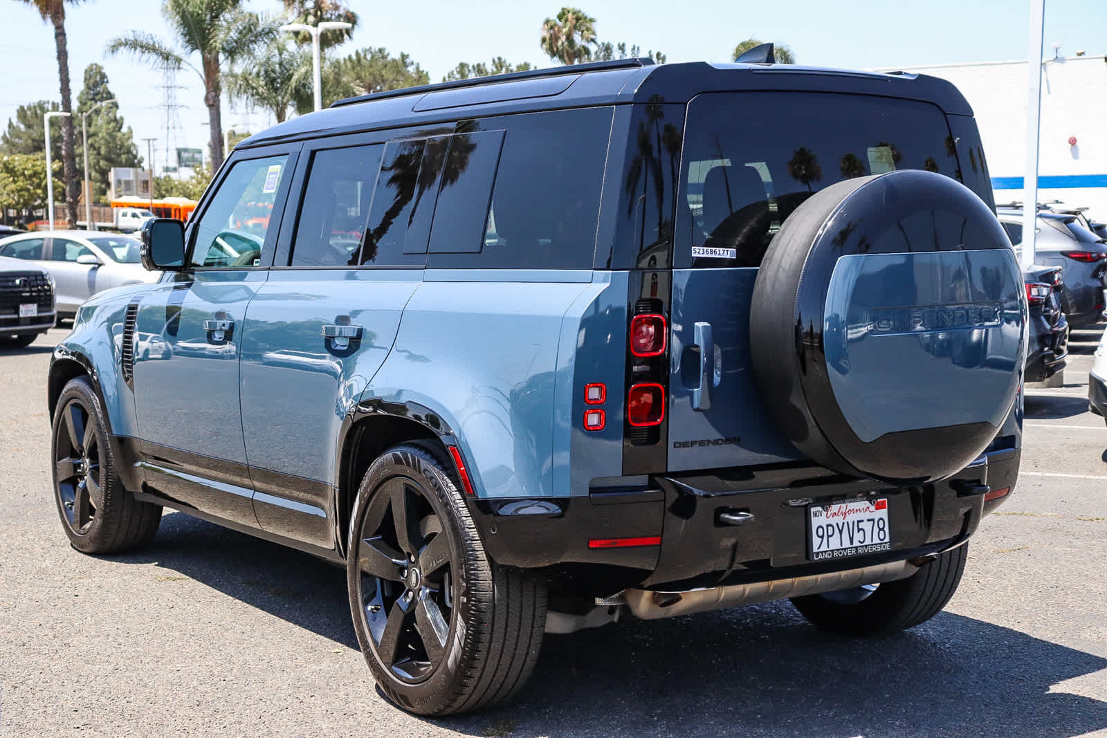 Thumbnail: 2025 Land Rover Defender - 8