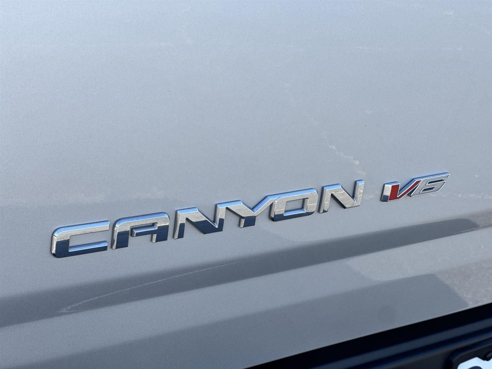Thumbnail: 2018 GMC Canyon - 27