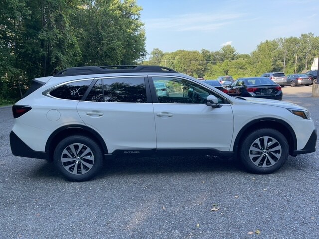 2022 Subaru Outback Premium photo 4