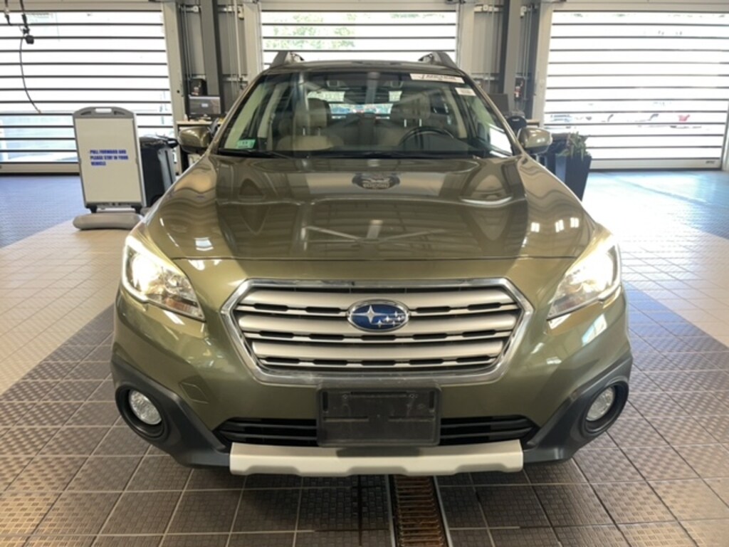 Used 2015 Subaru Outback 2.5i Limited w/Moonroof/KeylessAccess/Nav/EyeSight SUV