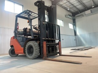 Used 2017 Toyota 8fgu25 FORKLIFT WHS near Providence