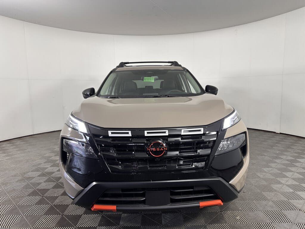 2026 Nissan Rogue SV photo 2