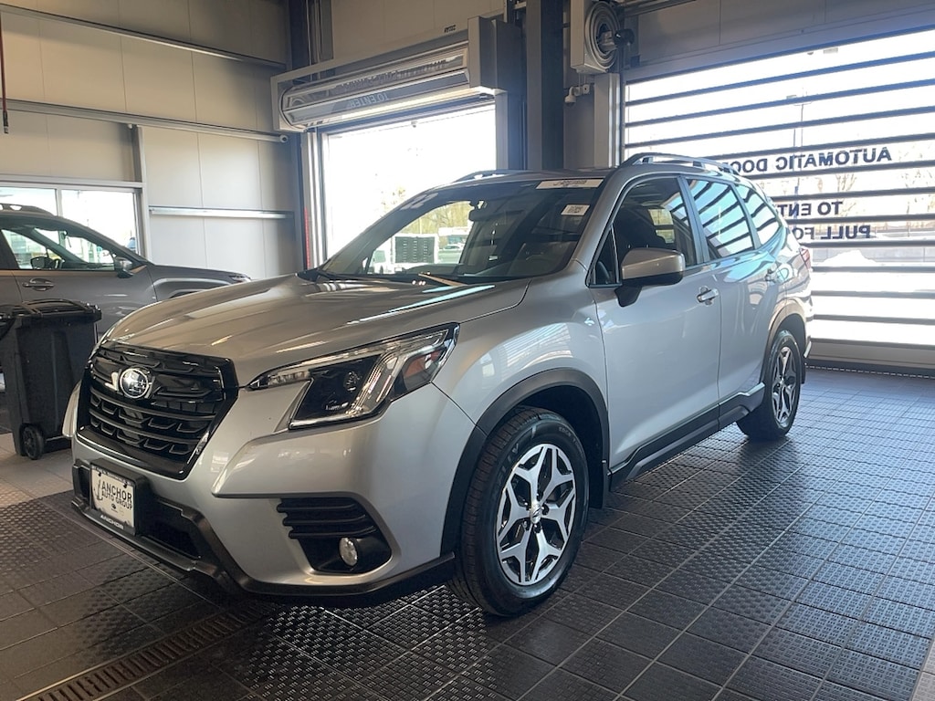 Used 2022 Subaru Forester PREMIUM SUV