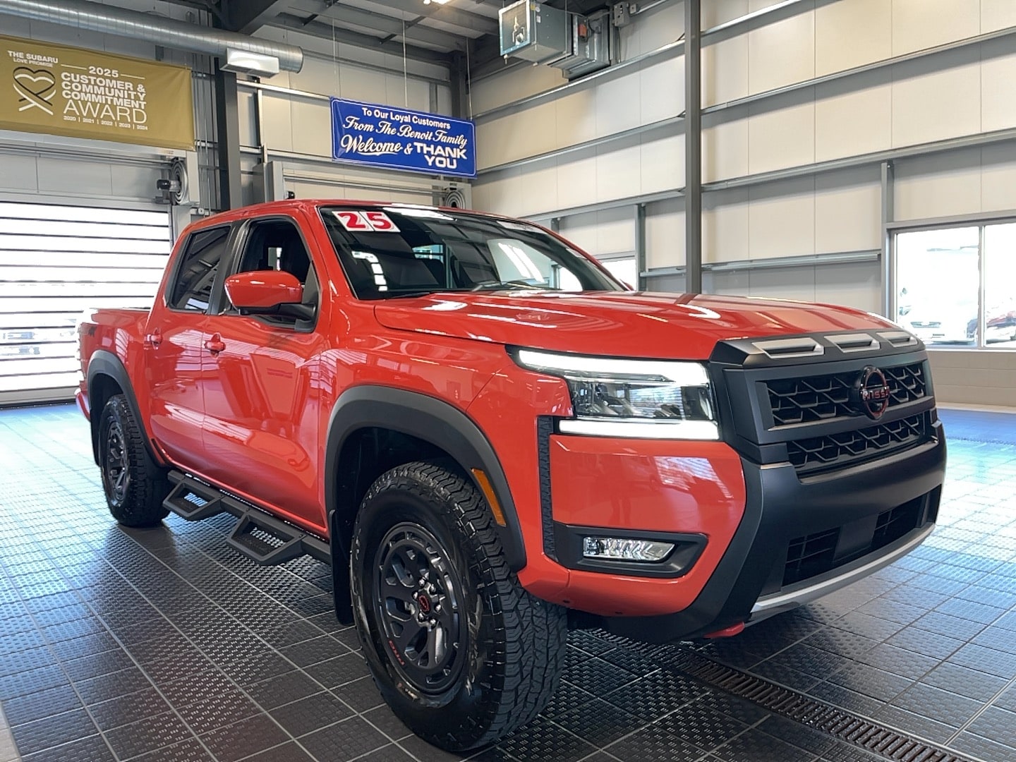 2025 Nissan Frontier PRO-4X Crew Cab 4X4's photo