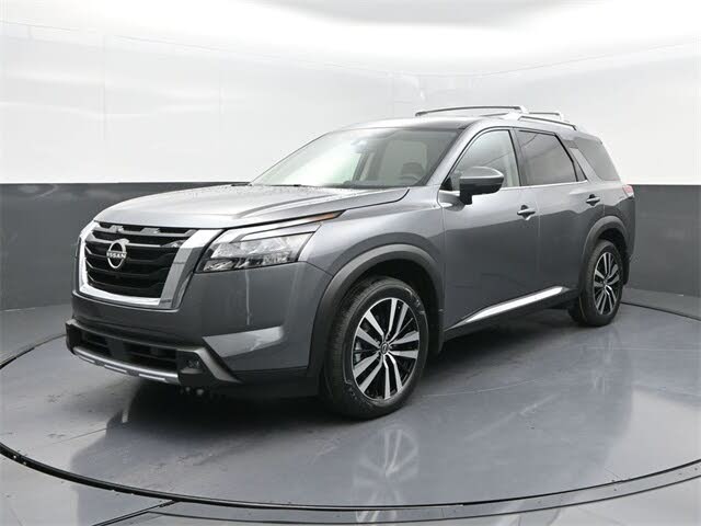 2025 Nissan Pathfinder Platinum's photo