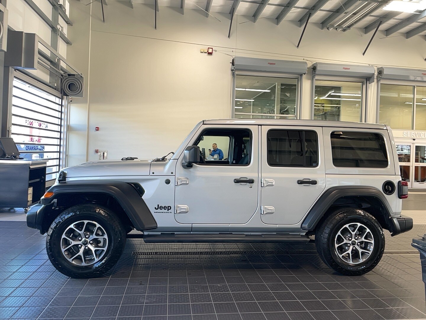 2024 Jeep Wrangler Sport S photo 4