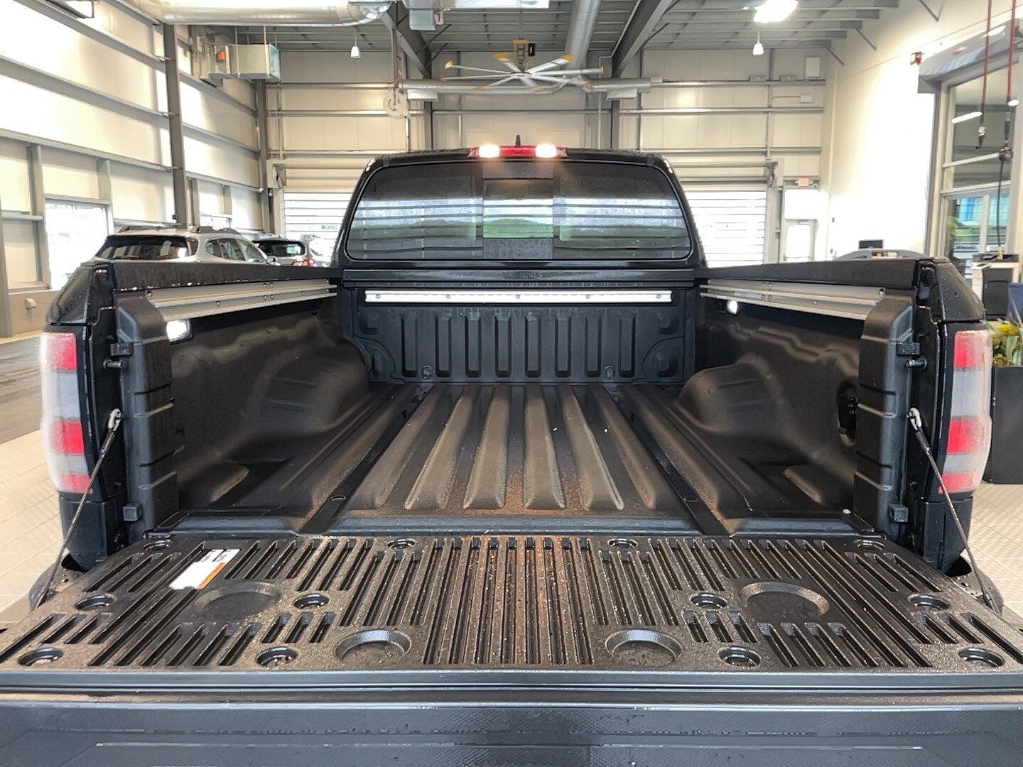 2024 Nissan Frontier SV - Photo 23