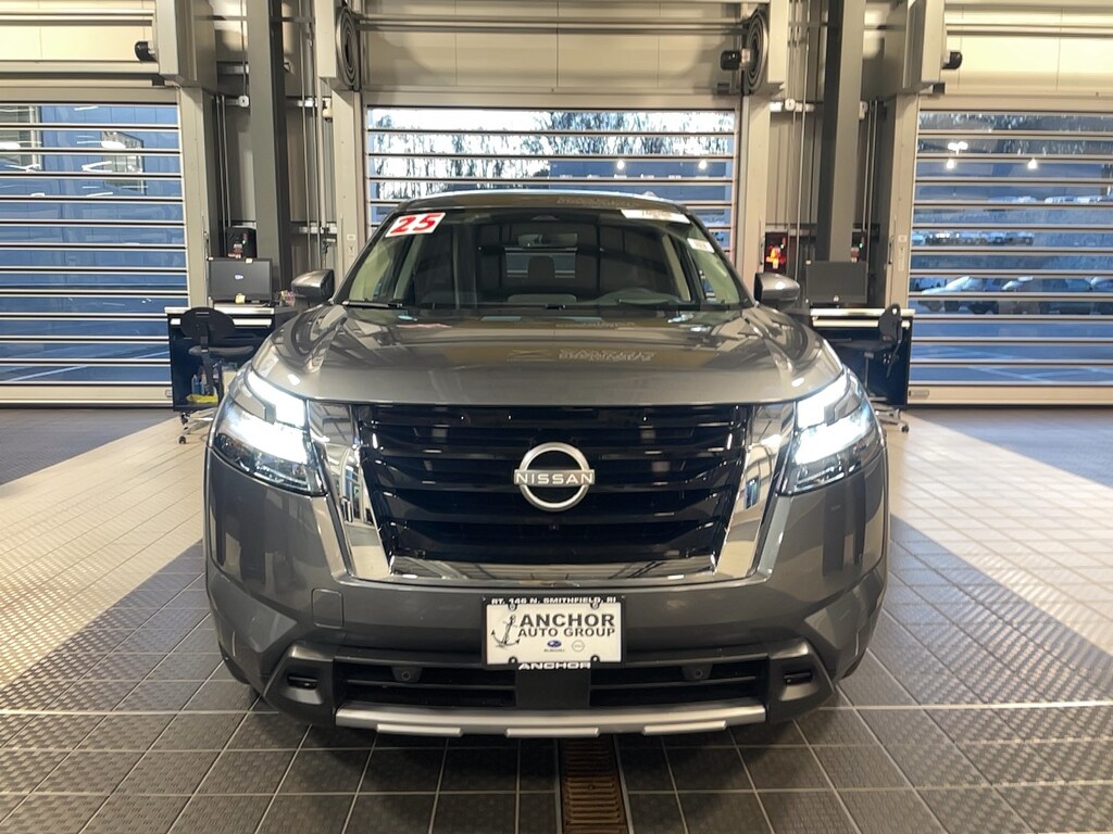 Used 2025 Nissan Pathfinder PLATINUM 4X4 SUV