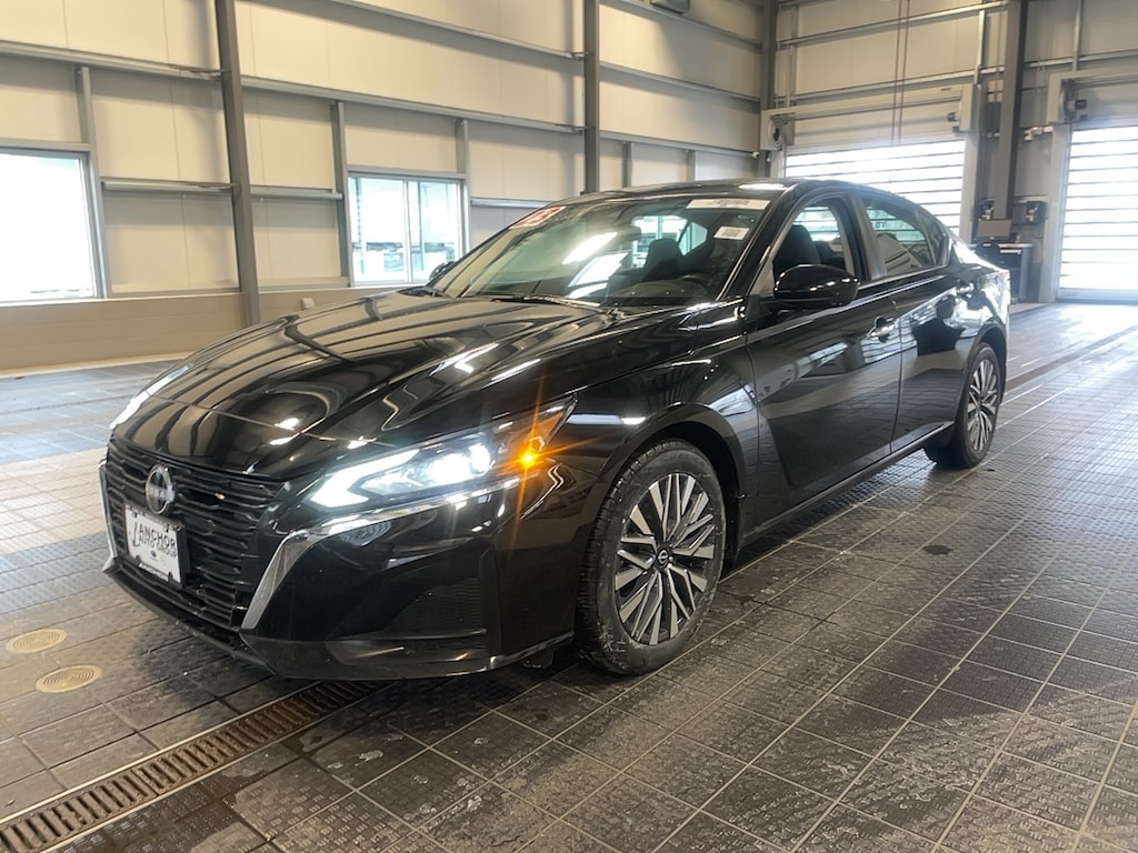 Used 2023 Nissan Altima 2.5 SV PREMIUM AWD Sedan