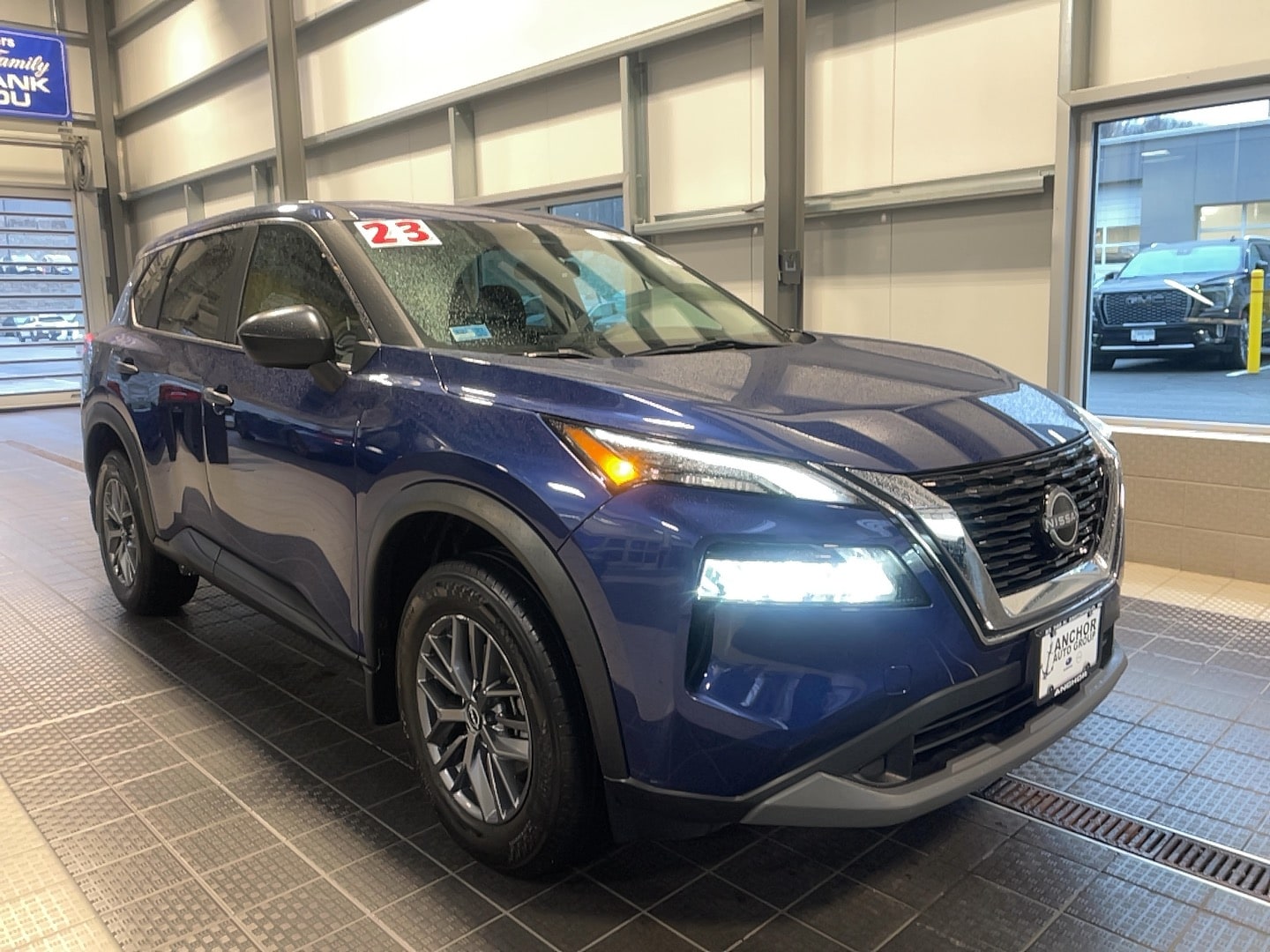 2023 Nissan Rogue S's photo