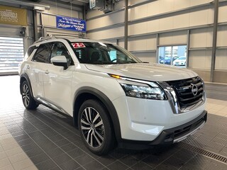 2025 Nissan Pathfinder PLATINUM 4X4 SUV near Providence