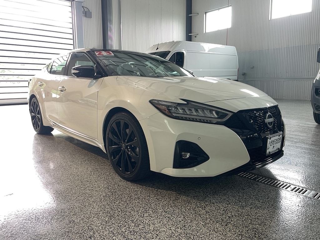Used 2023 Nissan Maxima SR Sedan