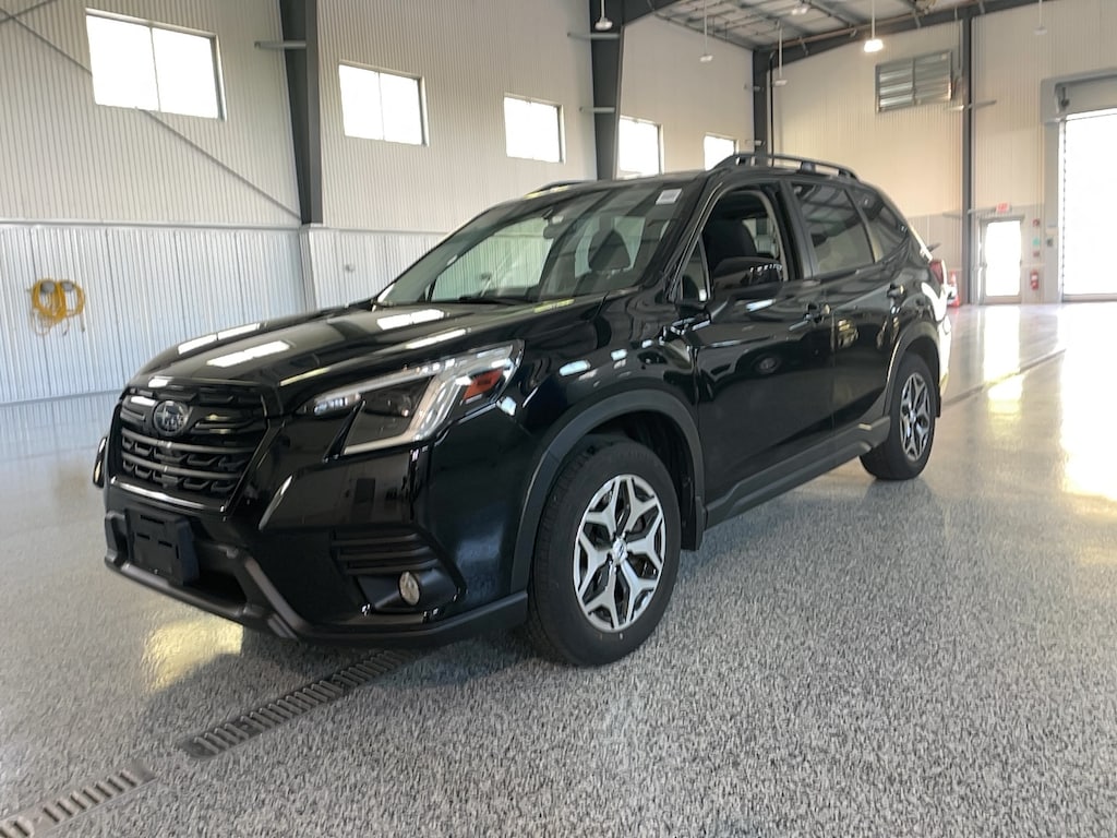 Used 2023 Subaru Forester PREMIUM SUV