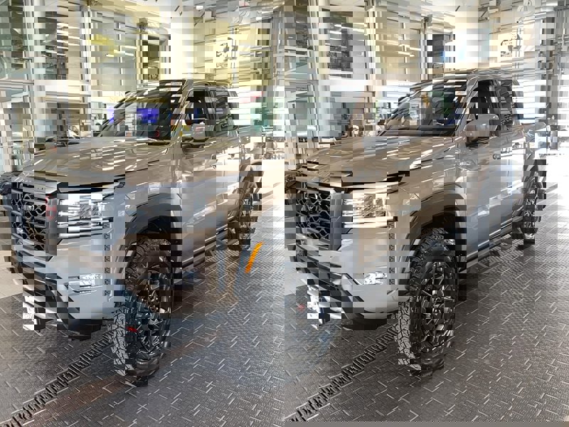 2023 Nissan Frontier PRO-4X photo 3