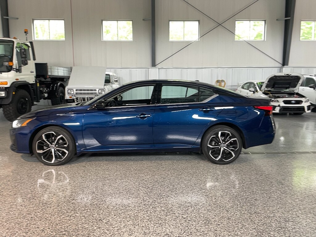 Used 2023 Nissan Altima 2.5 SR PREMIUM AWD Sedan