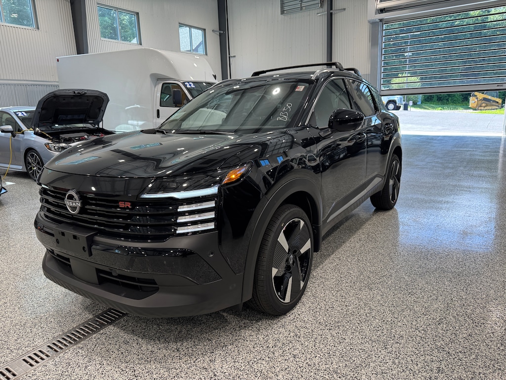 New 2026 Nissan Kicks SR PREMIUM SUV