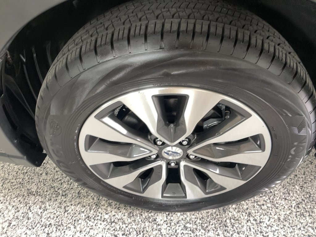 Used 2025 Subaru Outback TOURING XT SUV