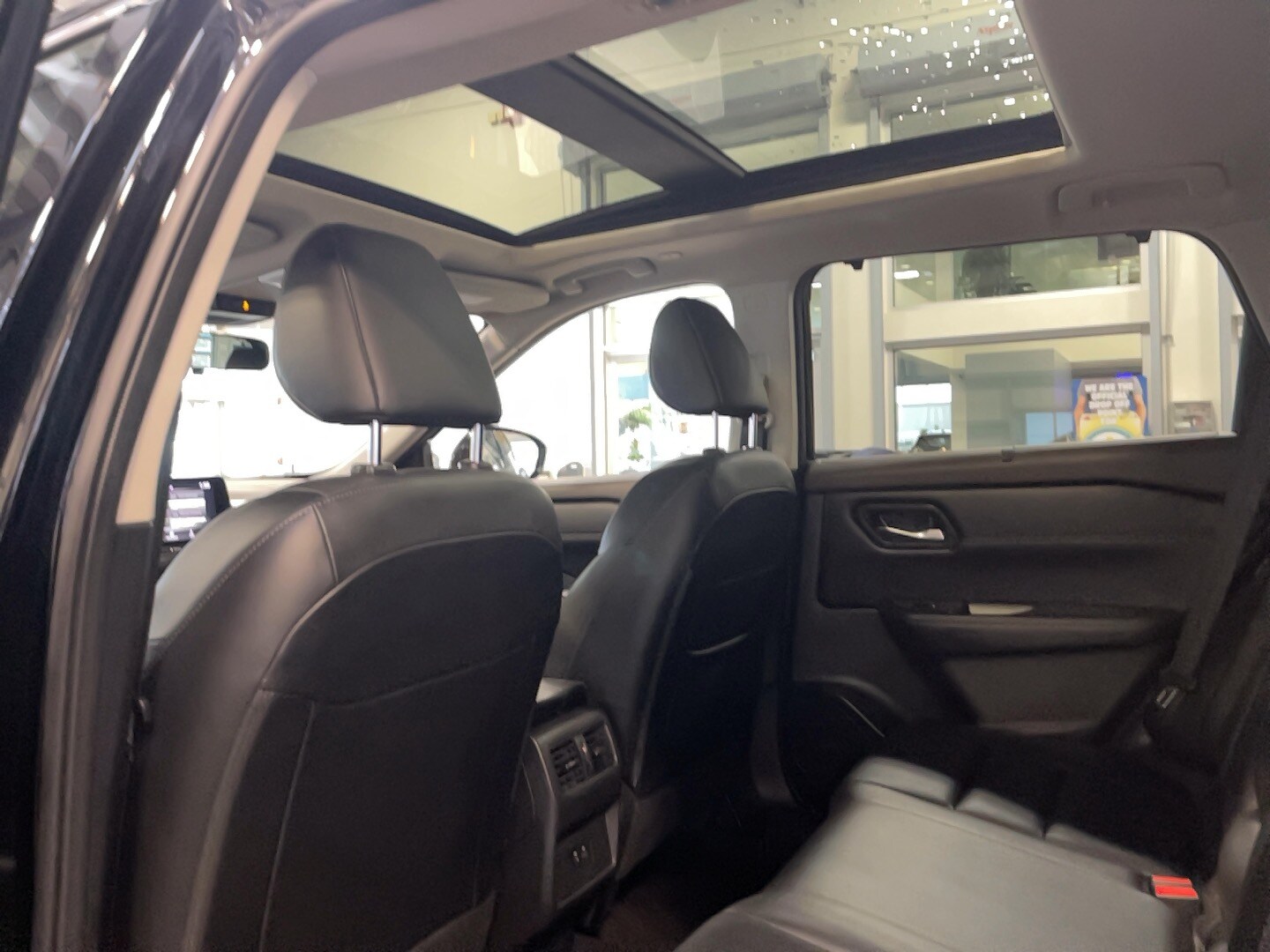 2023 Nissan Rogue SV Midnight Edition photo 4